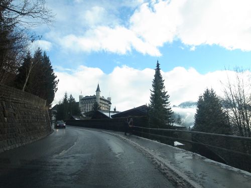 Gstaad, palace, au loin
